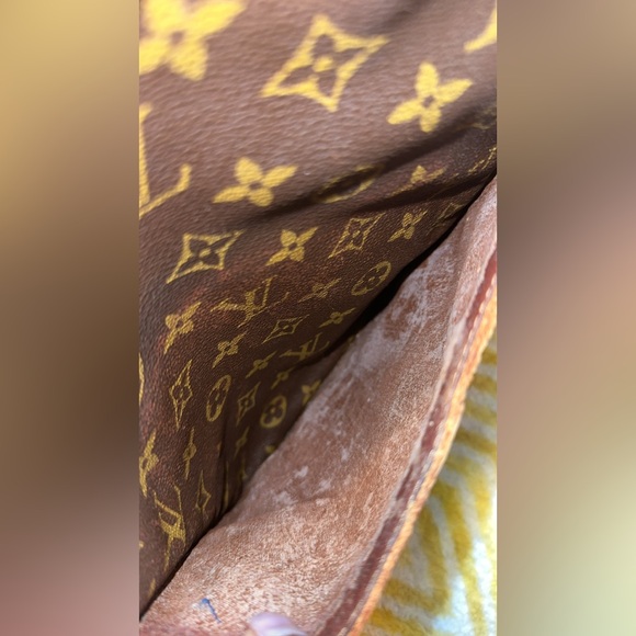 Louis Vuitton Danube - Picture 6 of 14